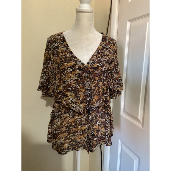 BCBGMaxAzria Tops - BCBGMAXAZRIA 100% Silk Abstract Print V Neck Flutter Sleeve Sheer Blouse Top M